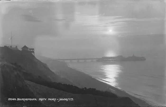Framed Print : Misty Morning at Bournemouth Framed Print : Misty Morning at Bournemouth