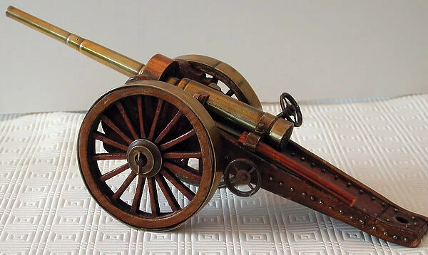 Model of artillery piece, WW1