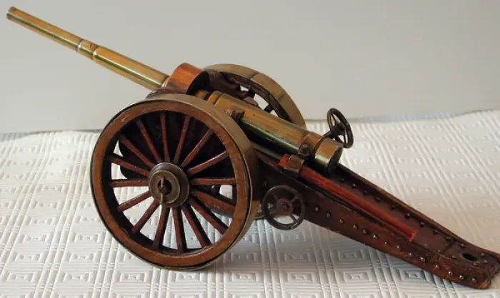 Framed Print : Model of artillery piece, WW1 Framed Print : Model of artillery piece, WW1