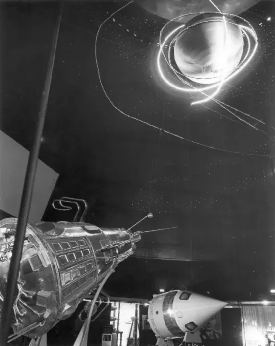 Framed Print : A model of Sputnik III (foreground) Framed Print : A model of Sputnik III (foreground)