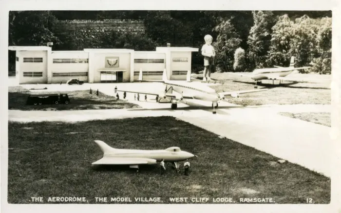 Framed Print : The Model Village at West Cliff Lodge, Ramsgate, Kent Framed Print : The Model Village at West Cliff Lodge, Ramsgate, Kent
