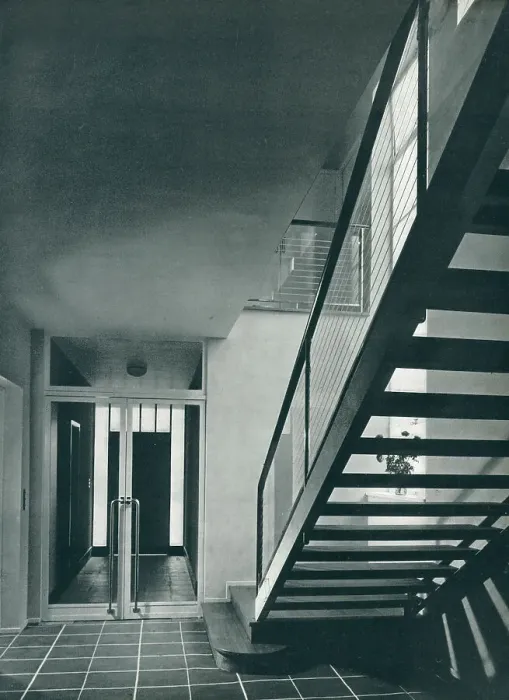 Framed Print : Modernist House In Church Street, Chelsea, Interior Framed Print : Modernist House In Church Street, Chelsea, Interior