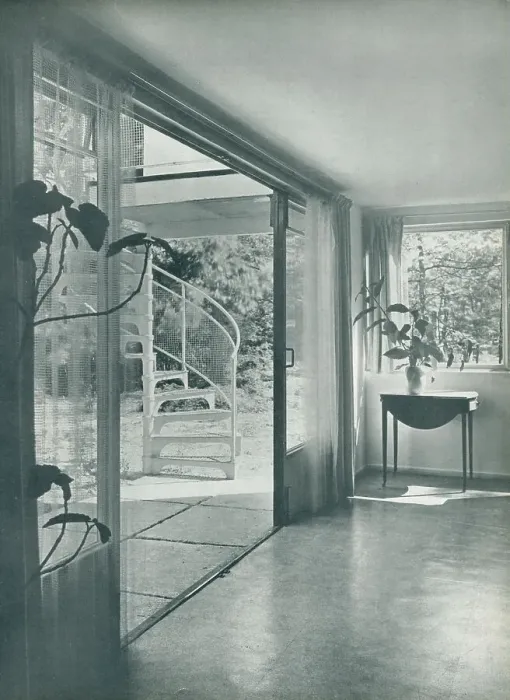 Framed Print : Modernist House, Farnham Common, Interior Framed Print : Modernist House, Farnham Common, Interior