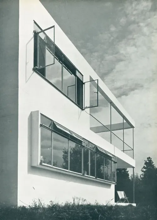 Framed Print : Modernist House, High Street, Iver Framed Print : Modernist House, High Street, Iver