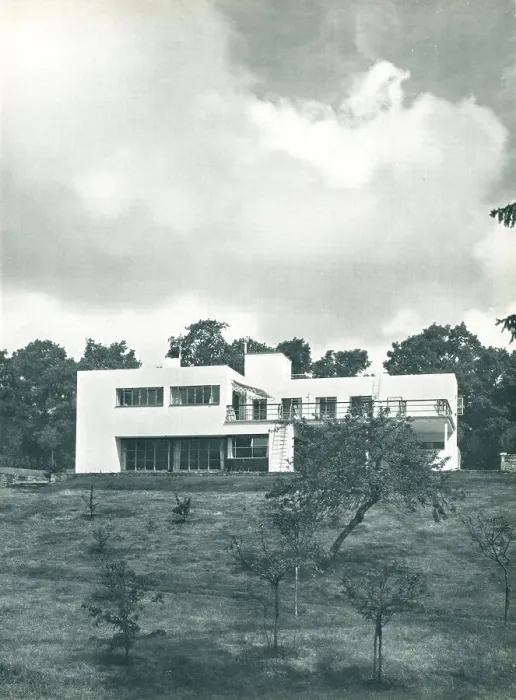 Framed Print : Modernist House, Penselwood, Somerset Framed Print : Modernist House, Penselwood, Somerset