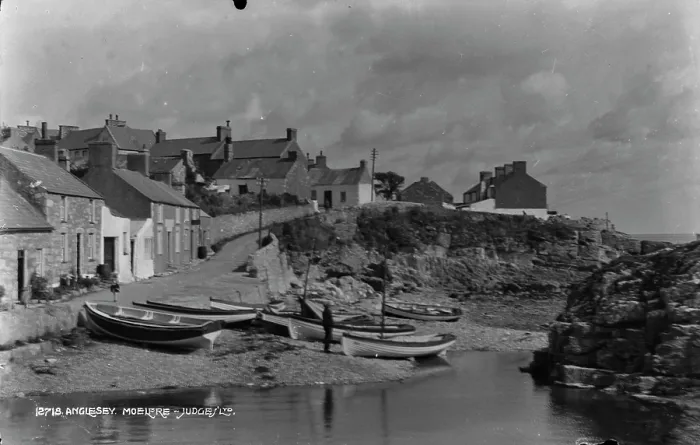 Framed Print : Moelfre Harbour Framed Print : Moelfre Harbour