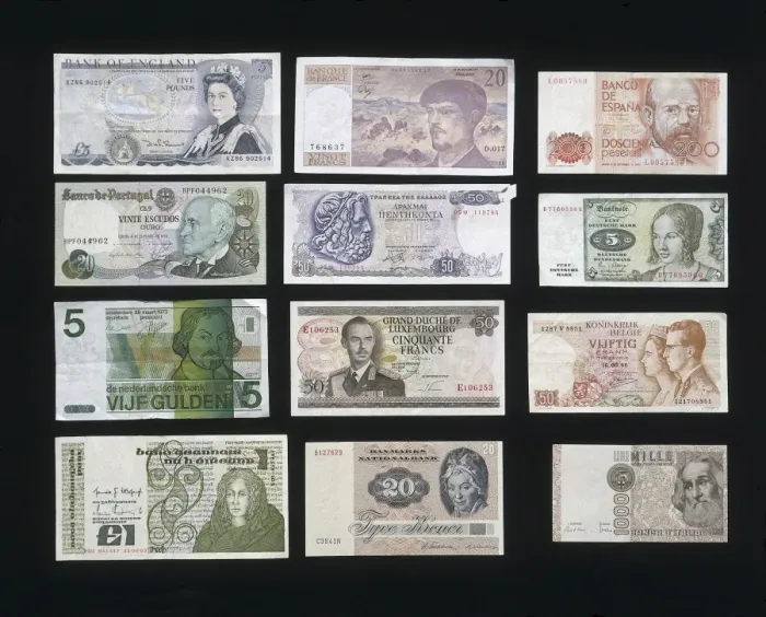 Framed Print : Money belonging to differebt countries of Framed Print : Money belonging to differebt countries of