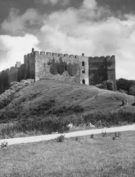 Framed Print : Monorbier Castle
