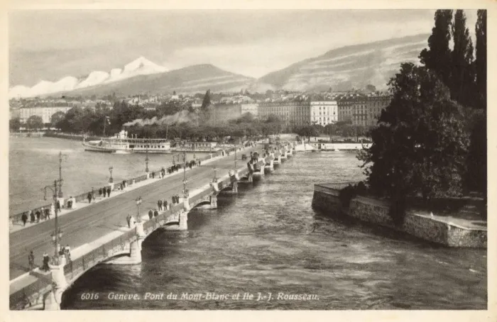 Framed Print : Mont Blanc Bridge, Geneva, Switzerland Framed Print : Mont Blanc Bridge, Geneva, Switzerland