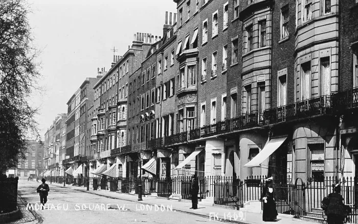 Framed Print : Montagu Square, Marylebone, London W1 Framed Print : Montagu Square, Marylebone, London W1