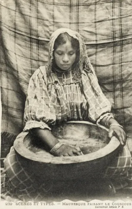 Framed Print : Moorish Couscous maker - Algeria Framed Print : Moorish Couscous maker - Algeria