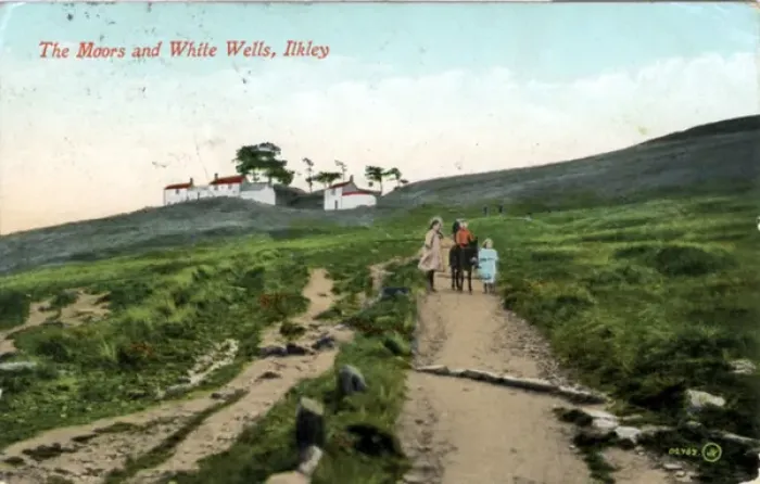 Framed Print : The Moors & White Wells, Ilkley, Yorkshire Framed Print : The Moors & White Wells, Ilkley, Yorkshire