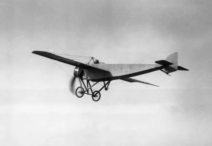 Framed Print : Morane-Soulnier Monoplane Flying at Hendon in 1914 Framed Print : Morane-Soulnier Monoplane Flying at Hendon in 1914