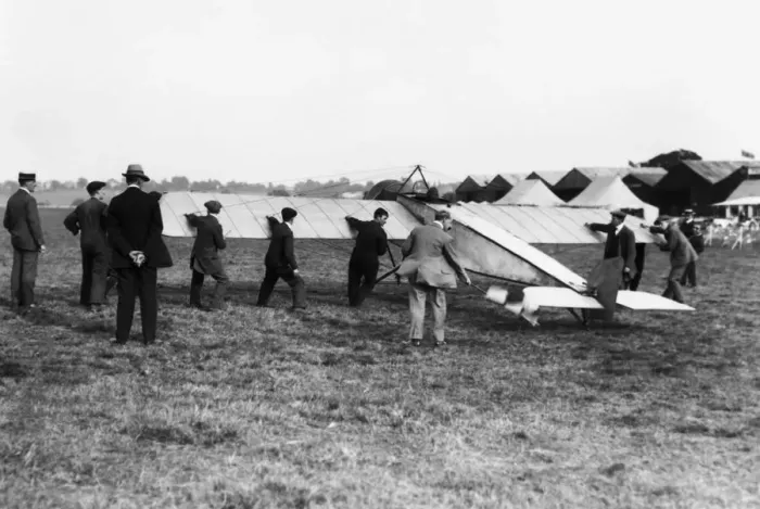 Framed Print : Morane-Soulnier Monoplane Parked at Hendon in the 1910S Framed Print : Morane-Soulnier Monoplane Parked at Hendon in the 1910S