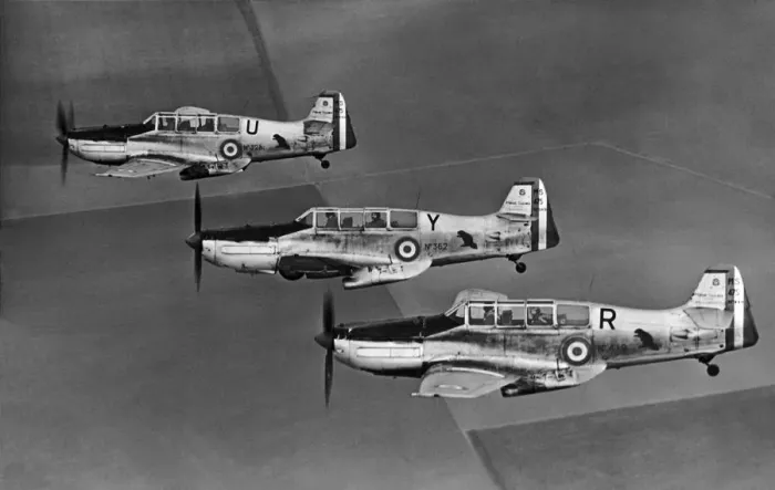 Framed Print : Morane-Soulnier Ms-475 Vanneau flying in formation Framed Print : Morane-Soulnier Ms-475 Vanneau flying in formation
