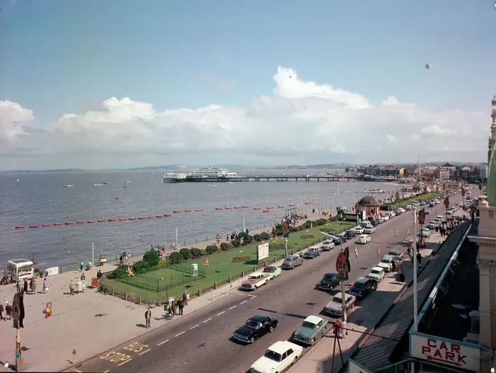 Framed Print : Morecambe - Promenade Framed Print : Morecambe - Promenade