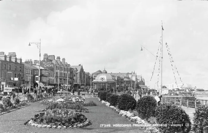 Framed Print : Morecambe Promenade Gardens Framed Print : Morecambe Promenade Gardens