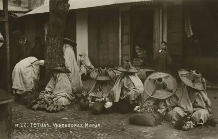 Framed Print : Morocco - Tetuan - Street Traders Framed Print : Morocco - Tetuan - Street Traders