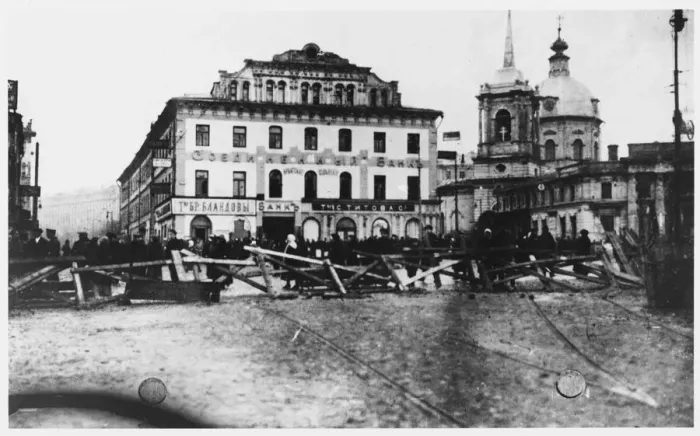 Framed Print : Moscow Barricades Framed Print : Moscow Barricades