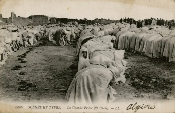 Framed Print : Moslems at prayer, Algiers, Algeria Framed Print : Moslems at prayer, Algiers, Algeria