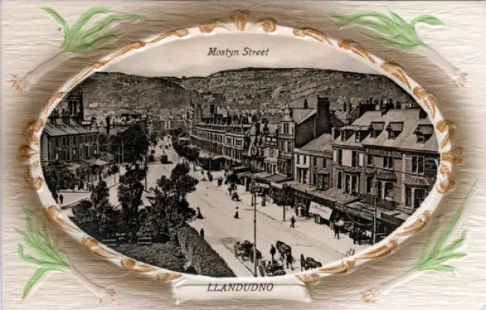 Framed Print : Mostyn Street, Llandudno, Conwy - Clwyd Framed Print : Mostyn Street, Llandudno, Conwy - Clwyd