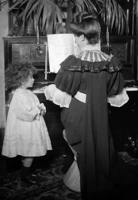 Framed Print : Mother and child in the parlour at the piano Framed Print : Mother and child in the parlour at the piano