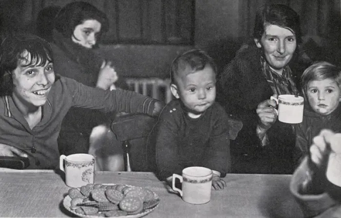 Framed Print : Mothers and children at a Cecil House, London Framed Print : Mothers and children at a Cecil House, London