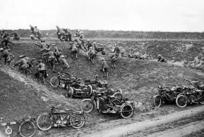Framed Print : Motor machine guns taking cover, Western Front, WW1 Framed Print : Motor machine guns taking cover, Western Front, WW1