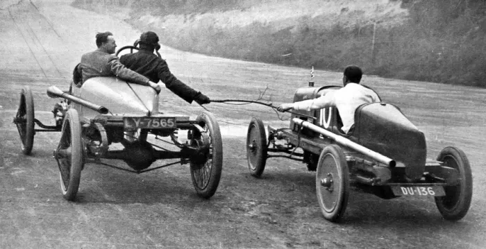 Framed Print : Motor racing breakdown at Brooklands Framed Print : Motor racing breakdown at Brooklands