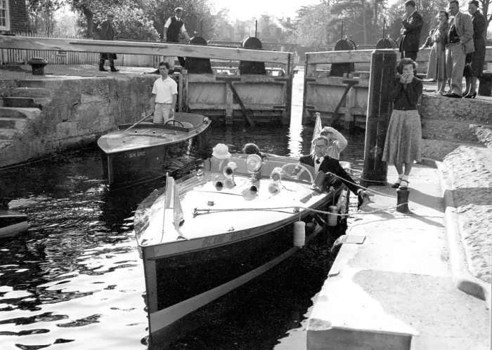 Framed Print : Motorboat at a canal lock in England Framed Print : Motorboat at a canal lock in England