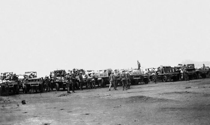 Framed Print : Motorised troop transport, Maktau Camp, Kenya, WW1 Framed Print : Motorised troop transport, Maktau Camp, Kenya, WW1