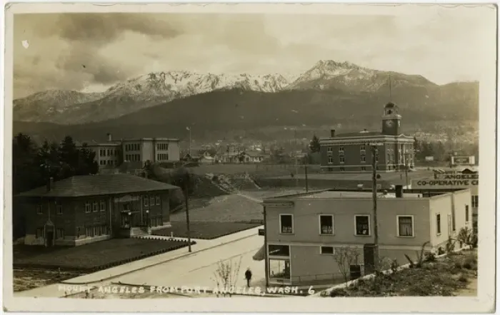 Framed Print : Mount Angeles from Port Angeles, Washington, USA Framed Print : Mount Angeles from Port Angeles, Washington, USA