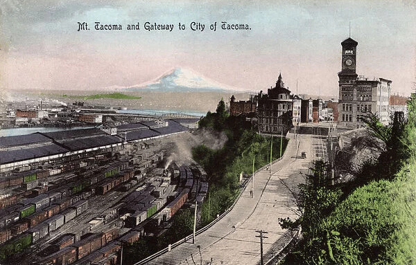 Mount Rainier and Gateway to the City of Tacoma, USA