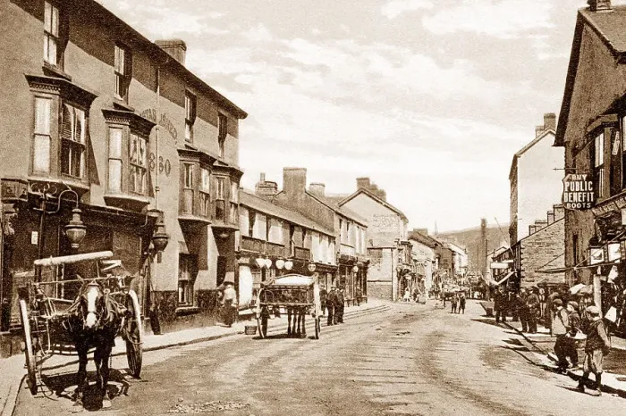 Framed Print : Mountain Ash Oxford Street early 1900s Framed Print : Mountain Ash Oxford Street early 1900s