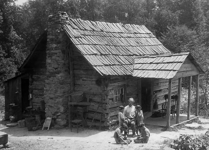 Framed Print : Mountaineer's Cabin, Cumberland Gap, Tennessee, USA Framed Print : Mountaineer's Cabin, Cumberland Gap, Tennessee, USA