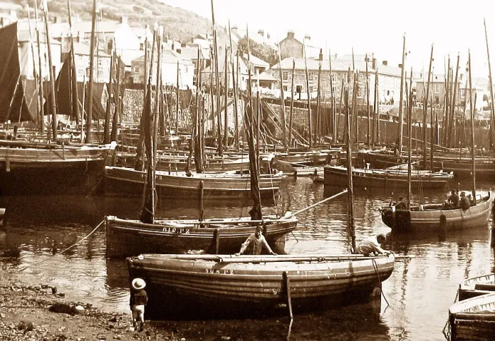 Framed Print : Mousehole Harbour Framed Print : Mousehole Harbour