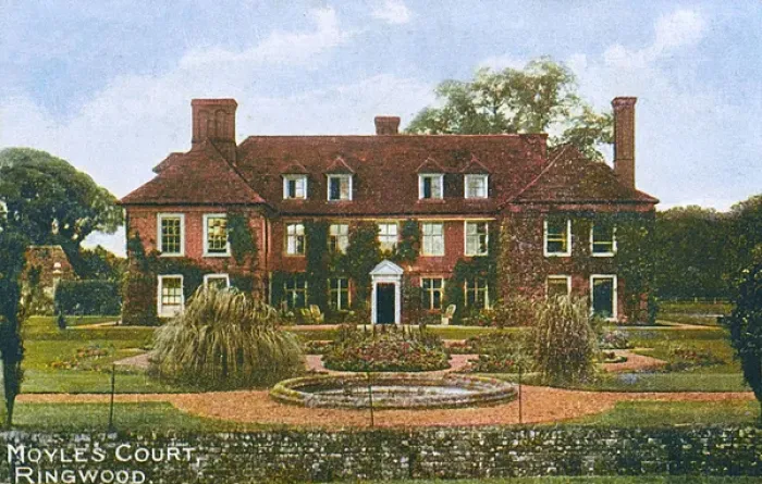 Framed Print : Moyles Court, Ringwood Framed Print : Moyles Court, Ringwood
