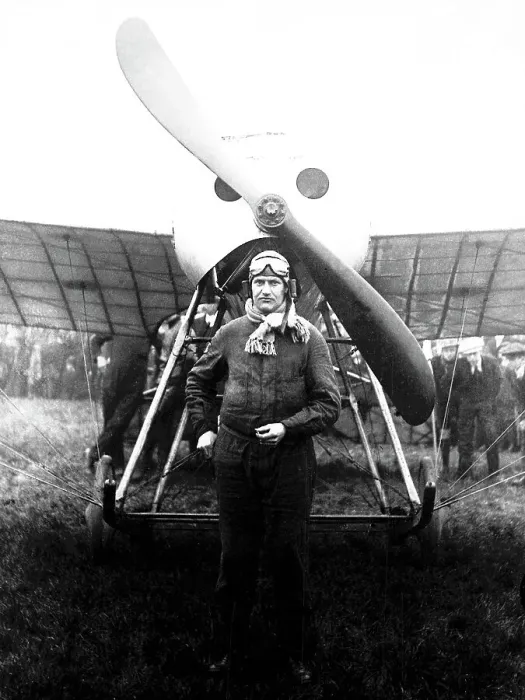 Framed Print : Mr. H Blackburn, aviator, Sheffield in 1914 Framed Print : Mr. H Blackburn, aviator, Sheffield in 1914