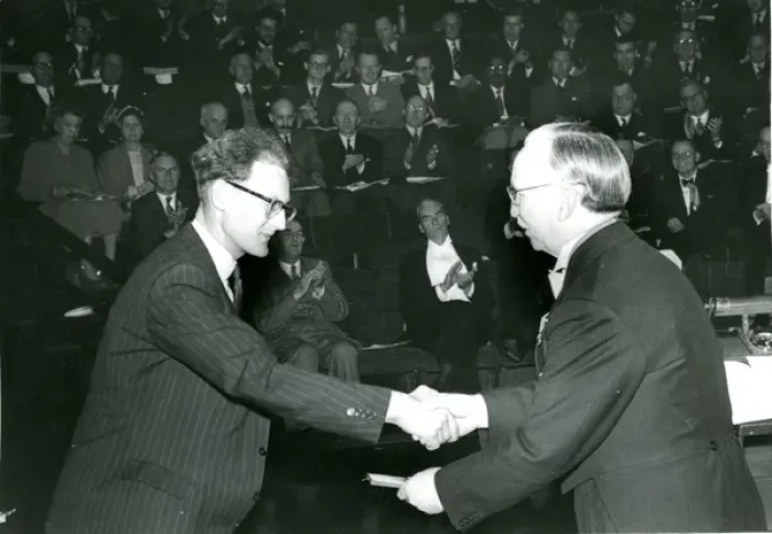 Framed Print : Mr Smith, left, is presented with the British Gold Medal? Framed Print : Mr Smith, left, is presented with the British Gold Medal?