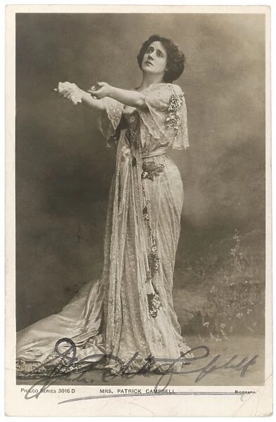 Mrs Campbell  /  Philco 1904
