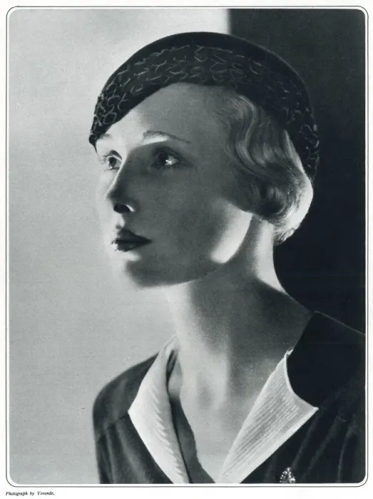 Framed Print : Mrs Gerard D Erlanger (Edyth Baker) by Madame Yevonde Framed Print : Mrs Gerard D Erlanger (Edyth Baker) by Madame Yevonde