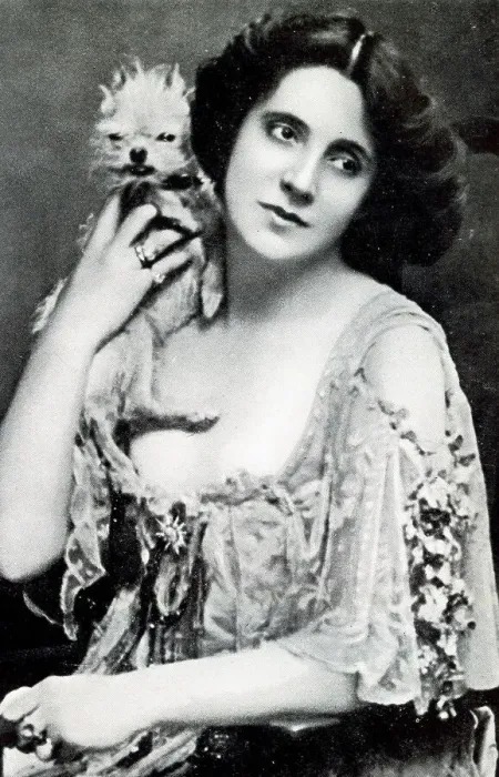 Framed Print : Mrs Patrick Campbell, English actress Framed Print : Mrs Patrick Campbell, English actress