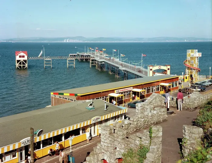 Framed Print : Mumbles, Swansea - Mumbles Pier Framed Print : Mumbles, Swansea - Mumbles Pier