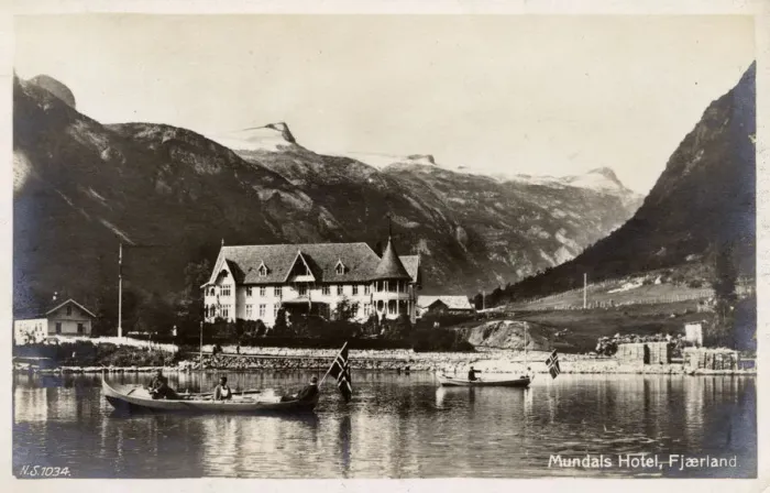 Framed Print : Mundals Hotels, Fjaeland, Norway Framed Print : Mundals Hotels, Fjaeland, Norway