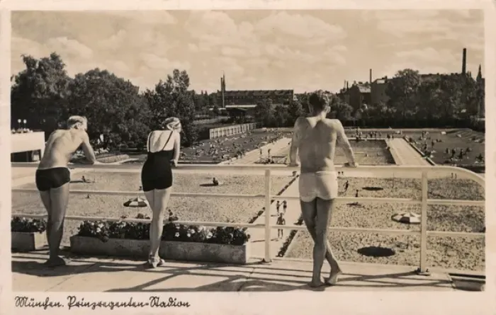 Framed Print : Munich - Outdoor beach and swimming pool - 1930s Framed Print : Munich - Outdoor beach and swimming pool - 1930s