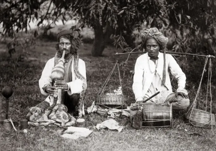 Framed Print : Musicians, probably snake charmers, India, c. 1890 Framed Print : Musicians, probably snake charmers, India, c. 1890