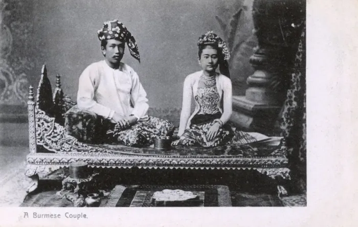 Framed Print : Myanmar - Couple posing on a divan Framed Print : Myanmar - Couple posing on a divan