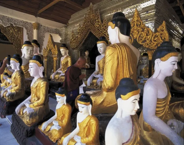 Framed Print : MYANMAR. Rangoon. Shwe Dagon Pagoda Framed Print : MYANMAR. Rangoon. Shwe Dagon Pagoda