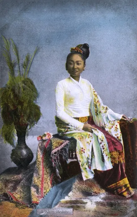 Framed Print : Myanmar - A Shan Beauty - Studio Photographic Portrait Framed Print : Myanmar - A Shan Beauty - Studio Photographic Portrait