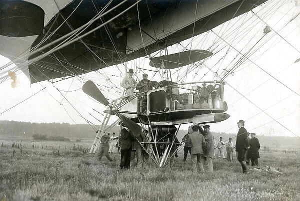 The nacelle of the Lebaudy airship Republique